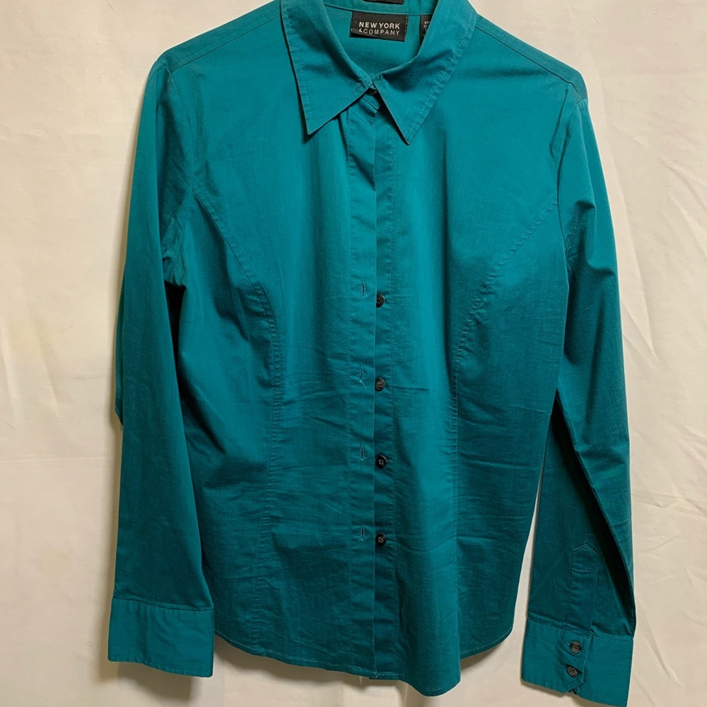 New York & Company button down long sleeve shirt